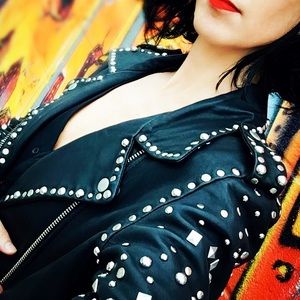 Meet your Posher, Rebecca